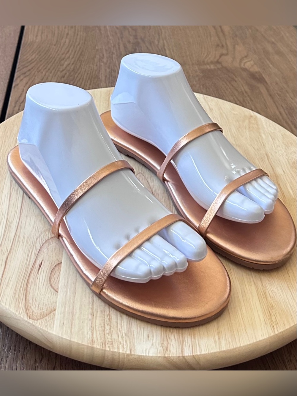 TKEES GEMMA METALLICS Sandals size 9